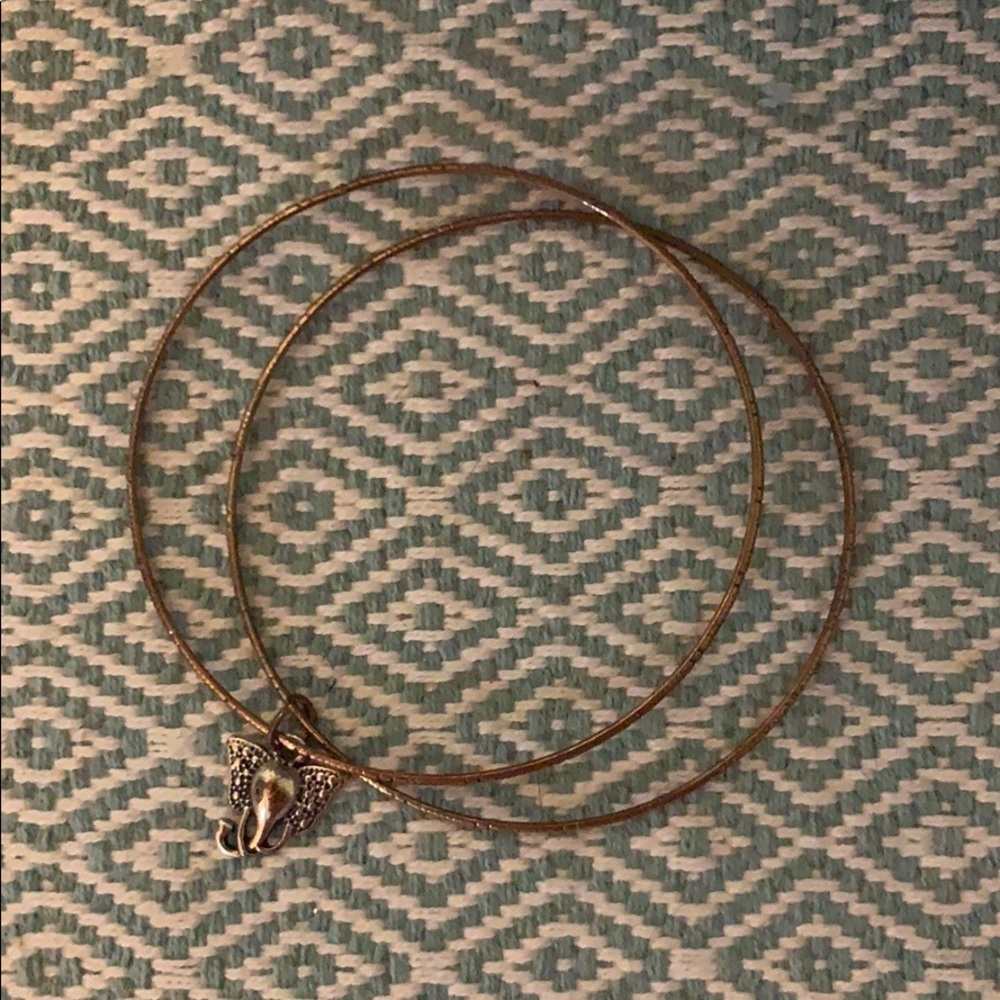 1 bracelet